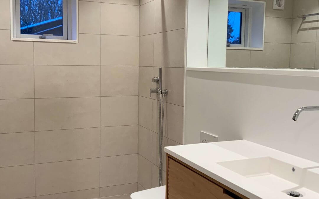 Badeværelse totalrenovering, før/efter